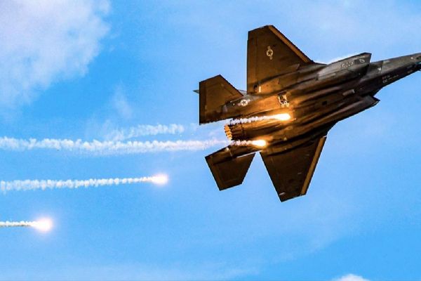 Geri sayım resmen başladı! 48 adet F-35A jeti bölgeye gidiyor