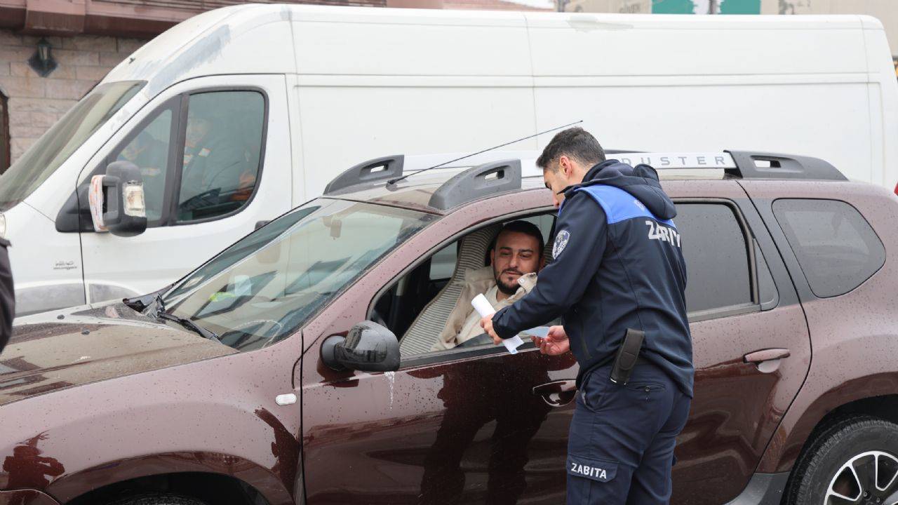 Konya Büyükşehir Zabıtası Şeb-i Arus törenleri öncesi denetimlerini artırdı