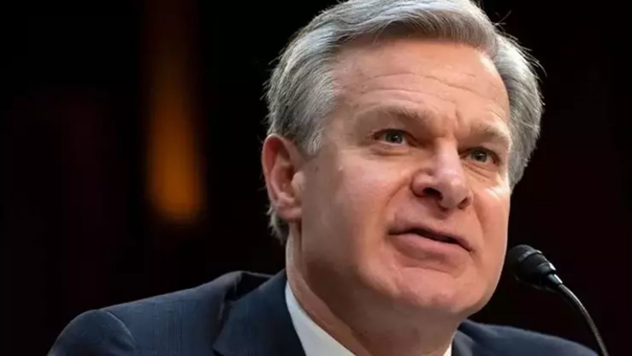 ABD'de şok istifa: Wray, Trump'ın dönüşünden önce görevden ayrılıyor