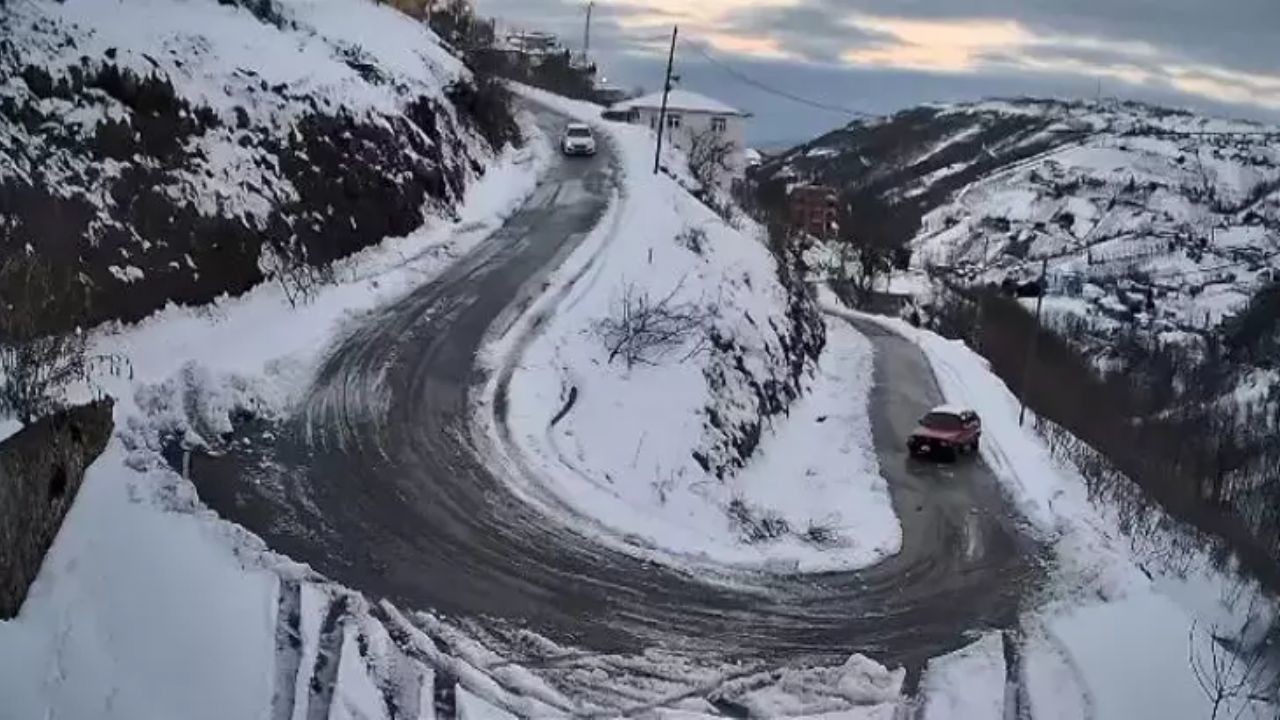 Trabzon'da minibüsün dereye yuvarlanması: 1 ölü, 1 yaralı