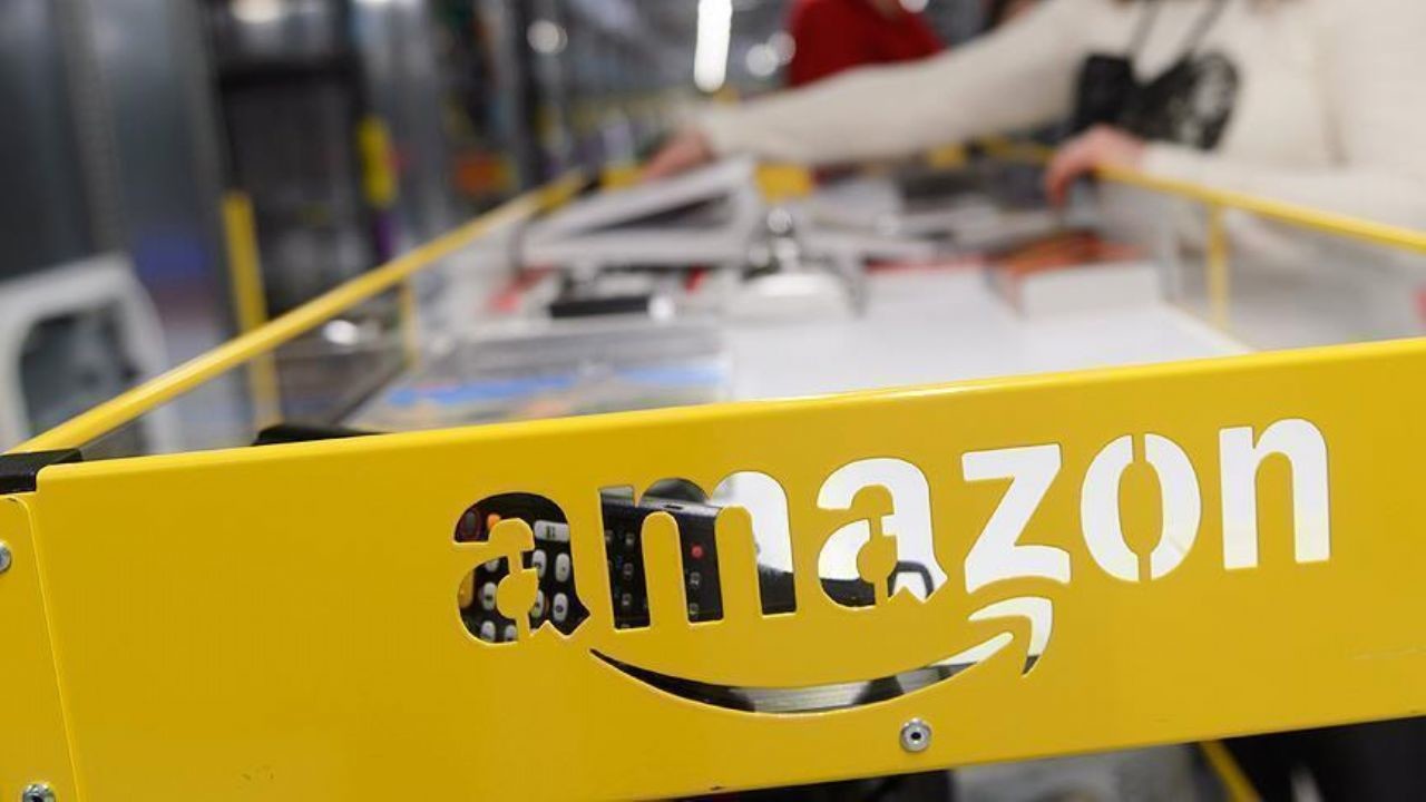 Amazon işçileri greve gitti