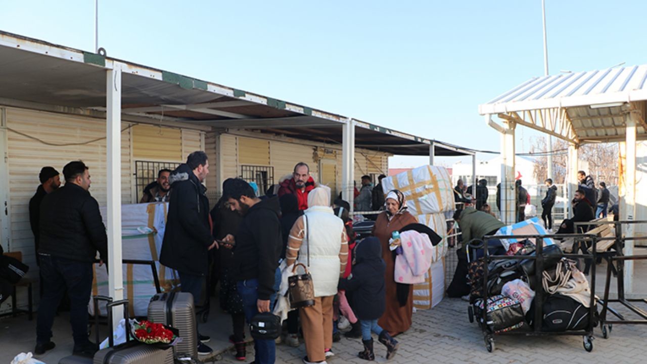 Bakan Yerlikaya, ülkesine dönen Suriyeli sayısını açıkladı