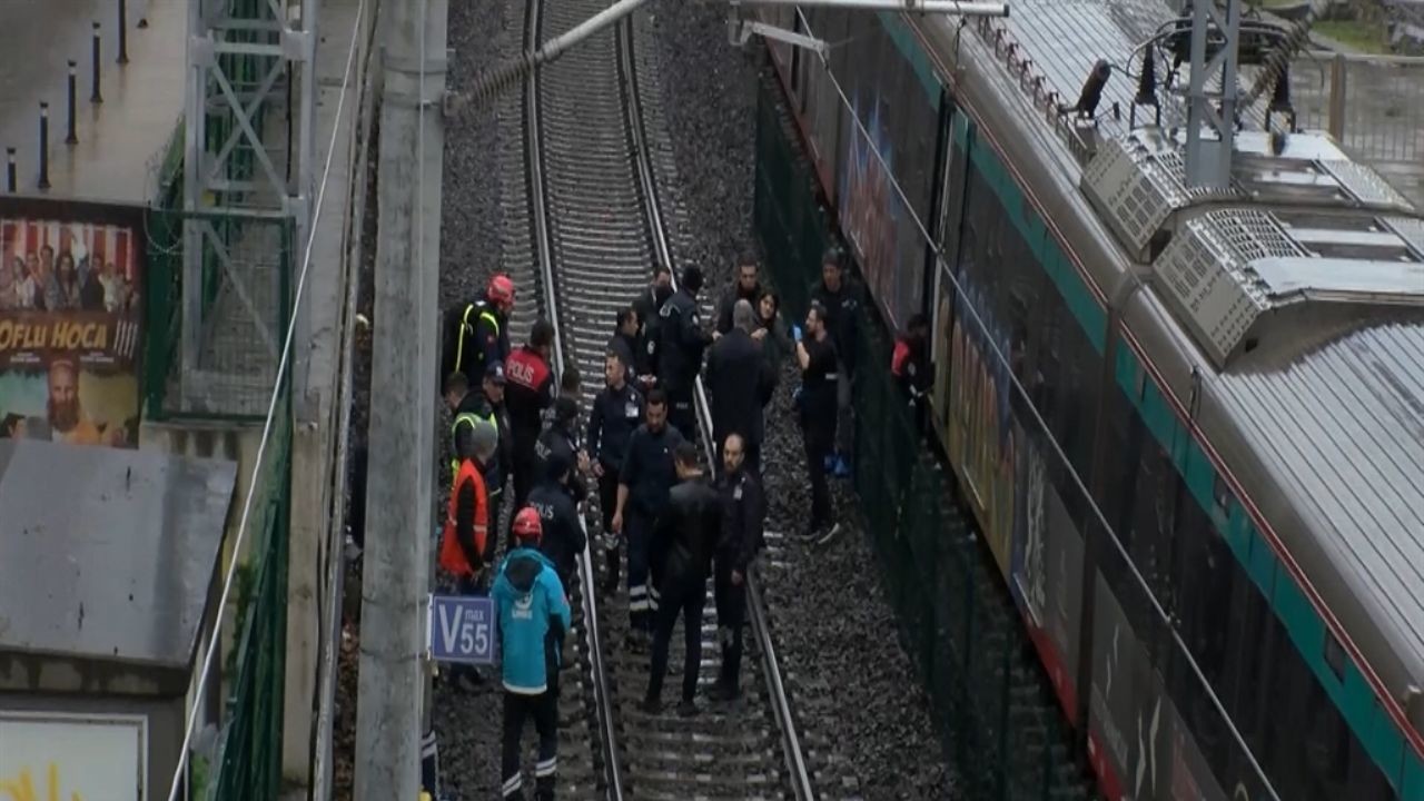 Marmaray'da raylara atlayan kişi öldü