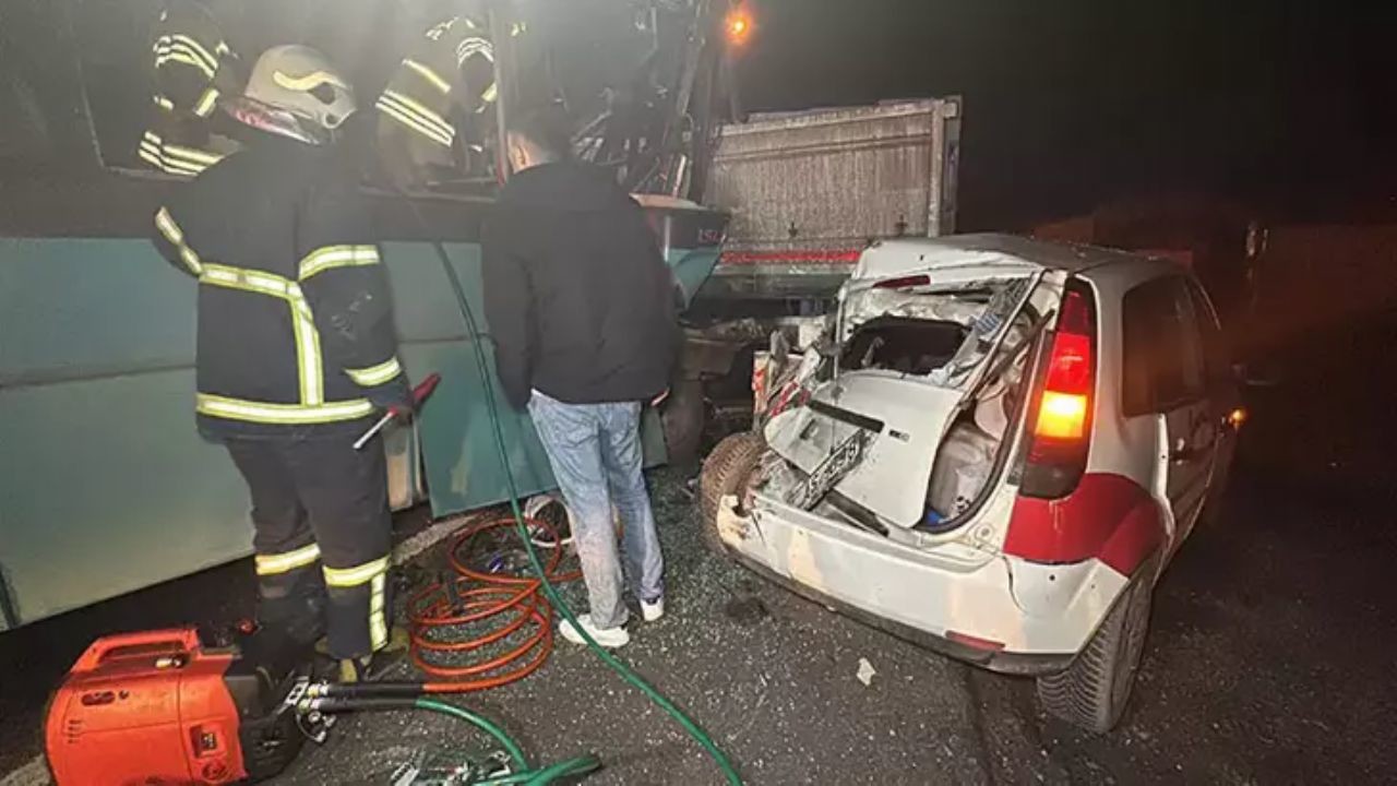 Kütahya'da halk otobüsü dehşet saçtı: TIR ve otomobile çarptı