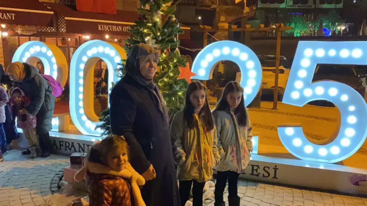 Safranbolu'da yılbaşı yoğunluğu: Tarihi sokaklar dolu