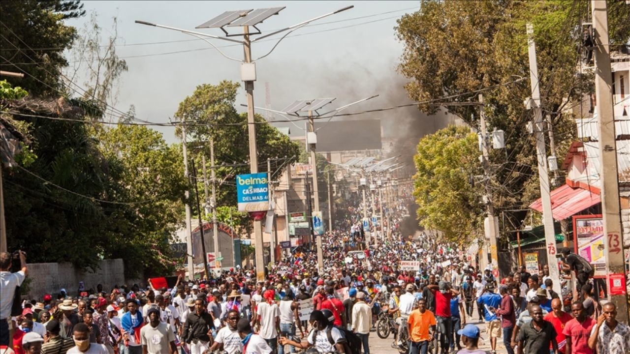 Yeni göç dalgası: Haiti'de binlerce kişi evlerini terk etti