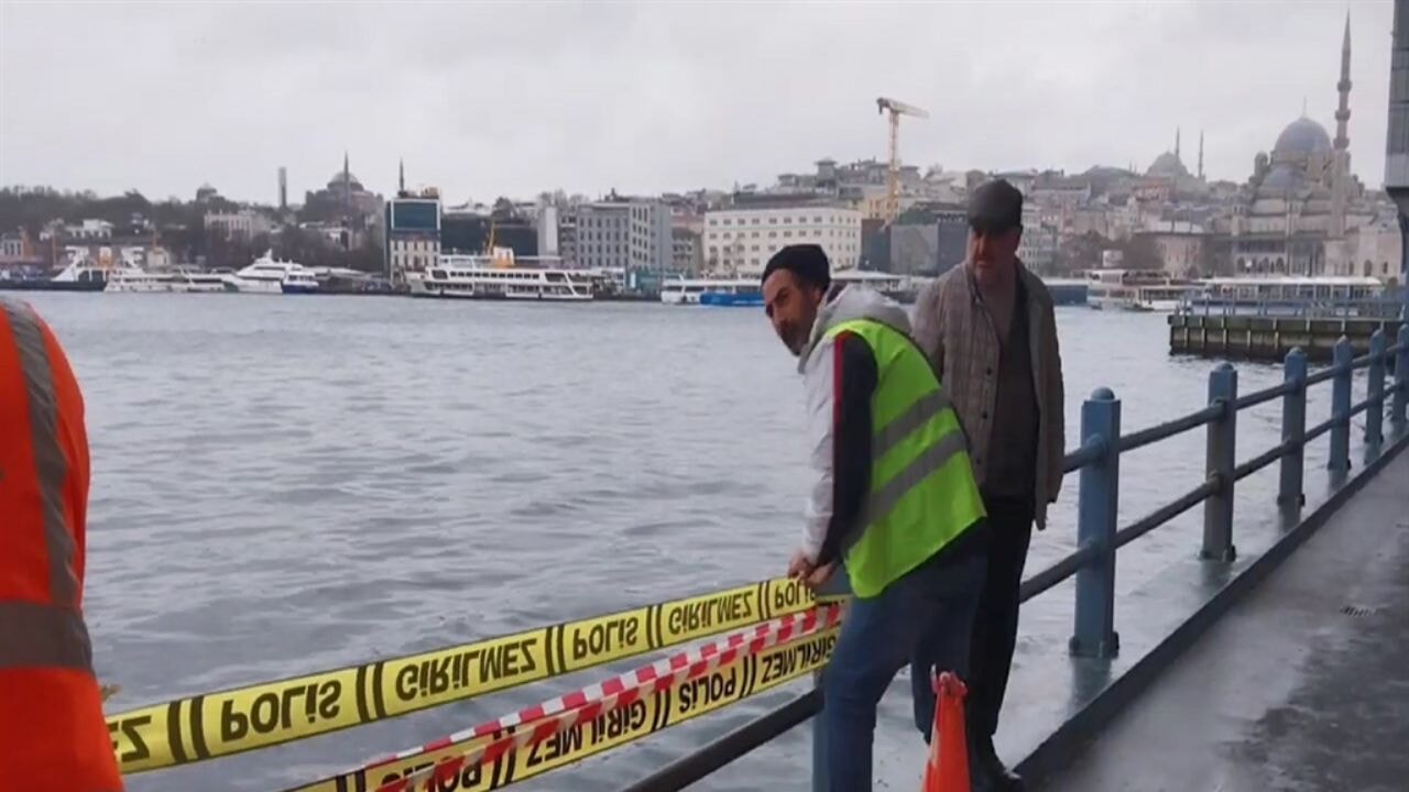 Galata Köprüsü'nde 1 kişi Haliç'e düştü