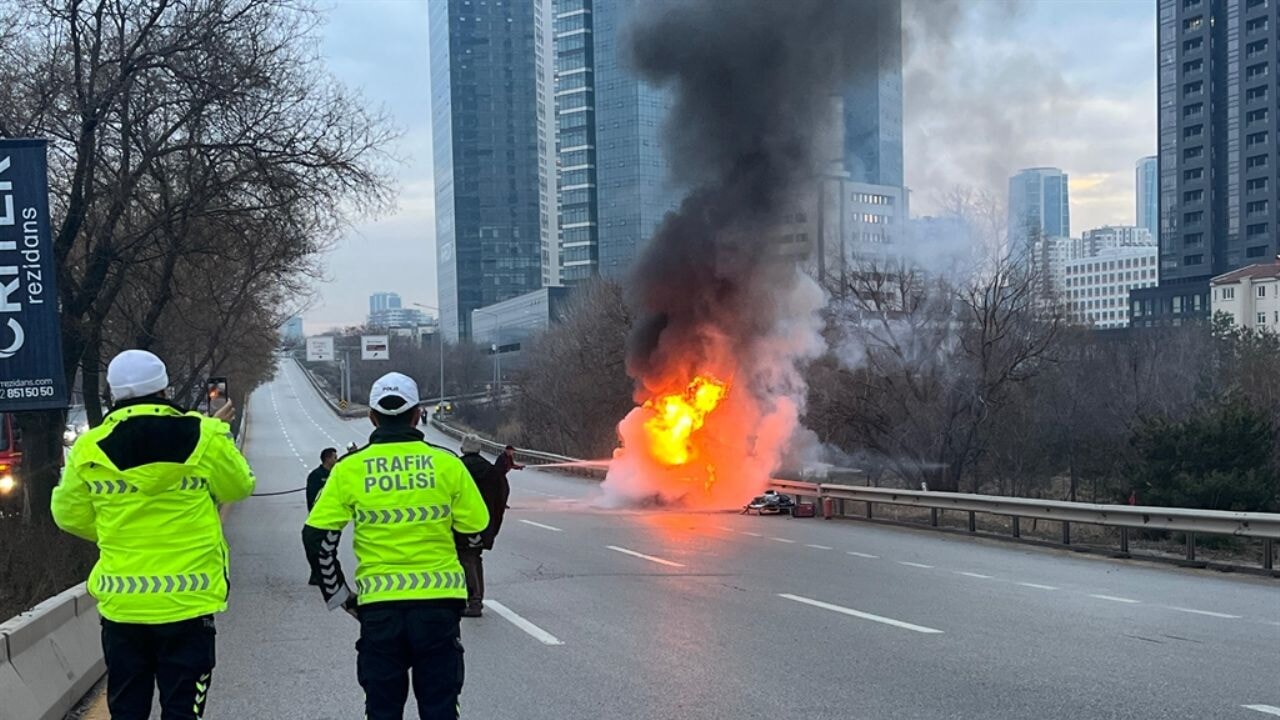 Lüks cip dakikalar içinde kül oldu!