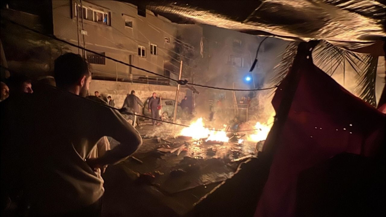 Ateşkes ilanından sonra İsrail Gazze'yi sabaha kadar bombaladı