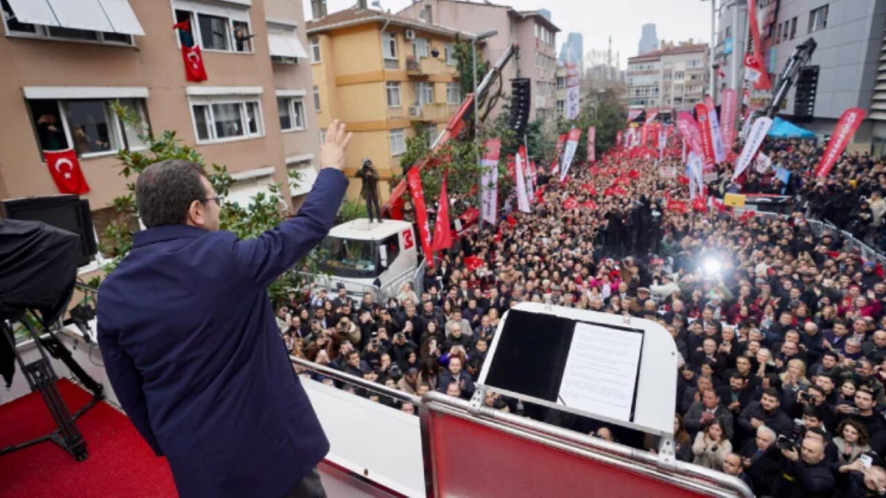 Ekrem İmamoğlu, Beşiktaş'ta ne konuştu? Ekrem İmamoğlu rest mi çekti?