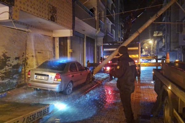 Polisin ''dur'' ihtarına uymayıp kaçarken kaza yapan alkollü sürücü yakalandı