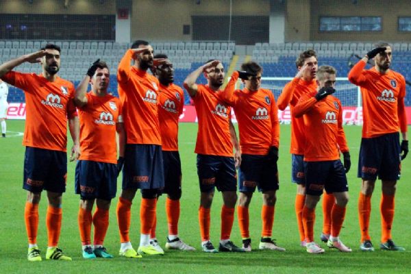 De tek. Istanbul Basaksehir FC.