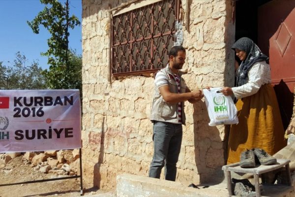 Suriyeli Müslümanlara 10 bin hisse kurban eti