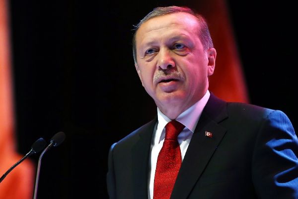 Cumhurbaşkanı Erdoğan'dan altın madalya kazanan sporculara ...