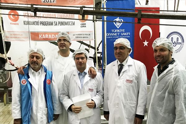 TDV, Karadağ'da ihtiyaç sahiplerine kurban eti dağıttı Timeturk Haber