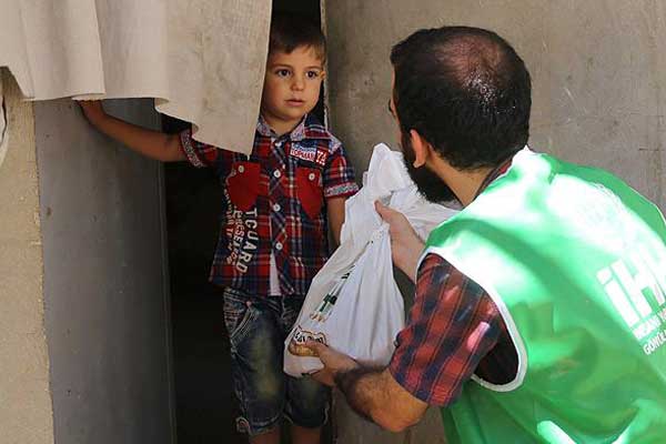 İHH'dan Gazze'de ihtiyaç sahiplerine kurban eti Timeturk Haber