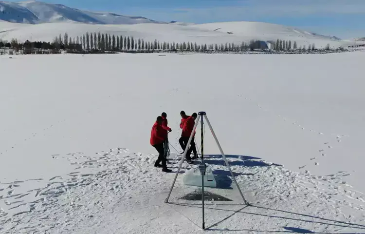 Erzurum'da Jandarma SAK Timinin Zorlu Kış Eğitimi