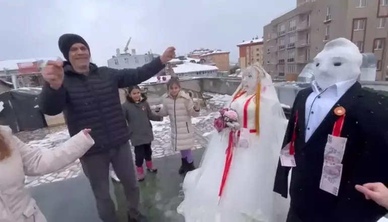 Kağıthane'de Eğlenceli Kış Düğünü